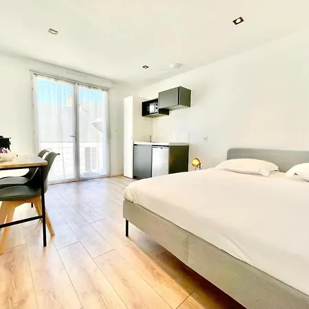 Residence Duguay - Centre Ville - Porte B - Appartements Tout Confort - Neuf - Nouveau Lorient Exterior photo