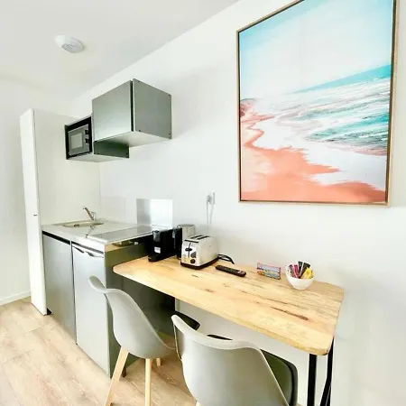 Residence Duguay - Centre Ville - Porte B - Appartements Tout Confort - Neuf - Nouveau Lorient Exterior photo