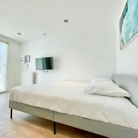 Residence Duguay - Centre Ville - Porte B - Appartements Tout Confort - Neuf - Nouveau Lorient Exterior photo