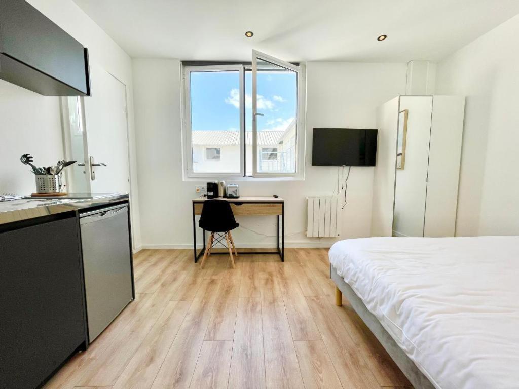 Apartment Duguay - Centre - Porte B - Confort - Neuf - Nouveau *